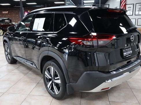 Used 2023 Nissan Rogue Platinum w/ Platinum Premium Package image 3