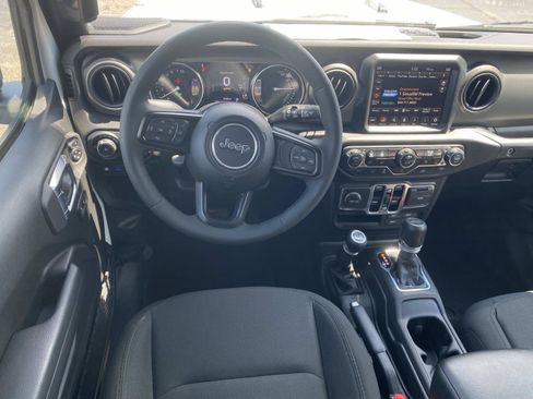 Used 2023 Jeep Wrangler Unlimited w/ Sun & Screen Package AWD/4WD image 20