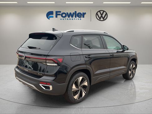 New 2026 Volkswagen Taos SE AWD/4WD image 7
