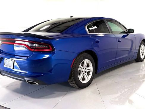 Used 2019 Dodge Charger SXT image 4