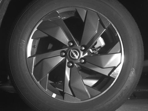 Used 2025 Nissan Rogue SV image 14