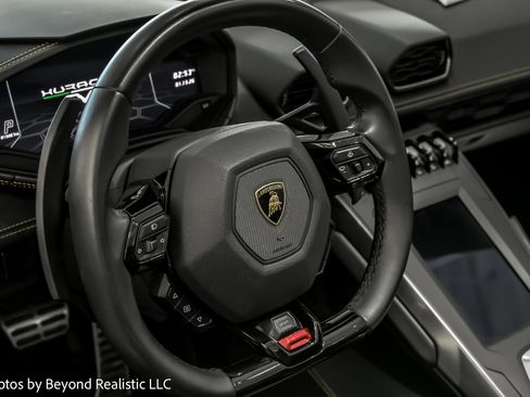 Used 2023 Lamborghini Huracan EVO image 20