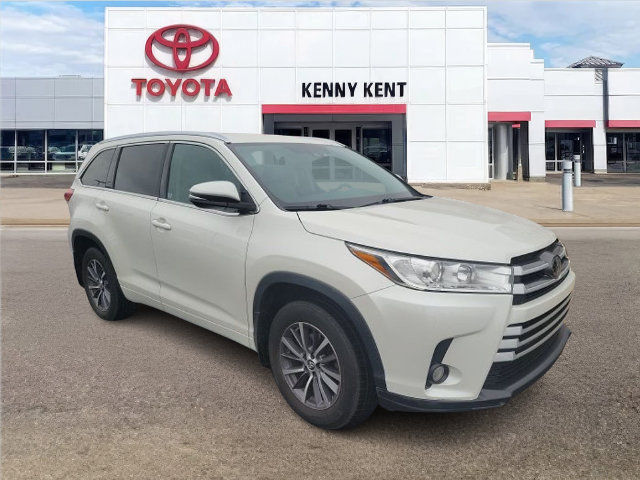 Used 2018 Toyota Highlander XLE AWD/4WD image 1