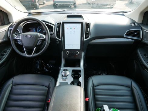 Used 2021 Ford Edge SEL AWD/4WD image 10
