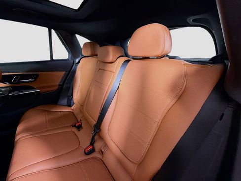 Used 2023 Mercedes-Benz GLC 300 image 26