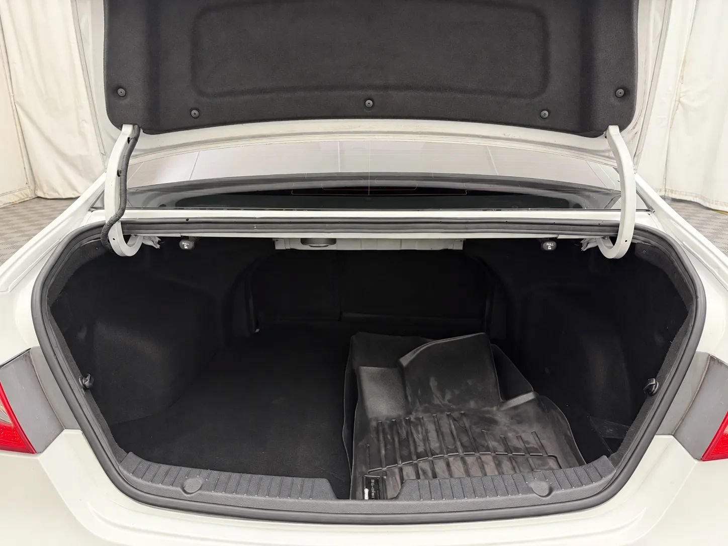 Used 2013 Hyundai Sonata Limited w/ Premium Pkg FWD image 29