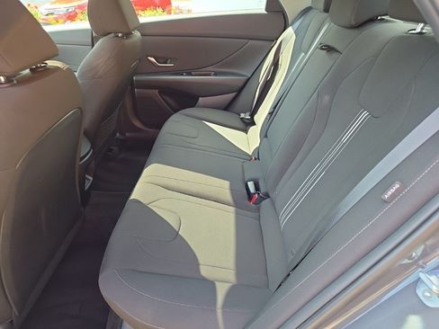 Used 2025 Hyundai Elantra SEL FWD image 27