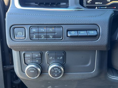 Used 2024 GMC Yukon Denali AWD/4WD image 21