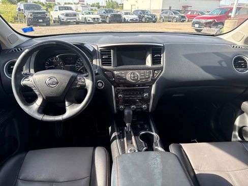Used 2020 Nissan Pathfinder SL AWD/4WD image 12