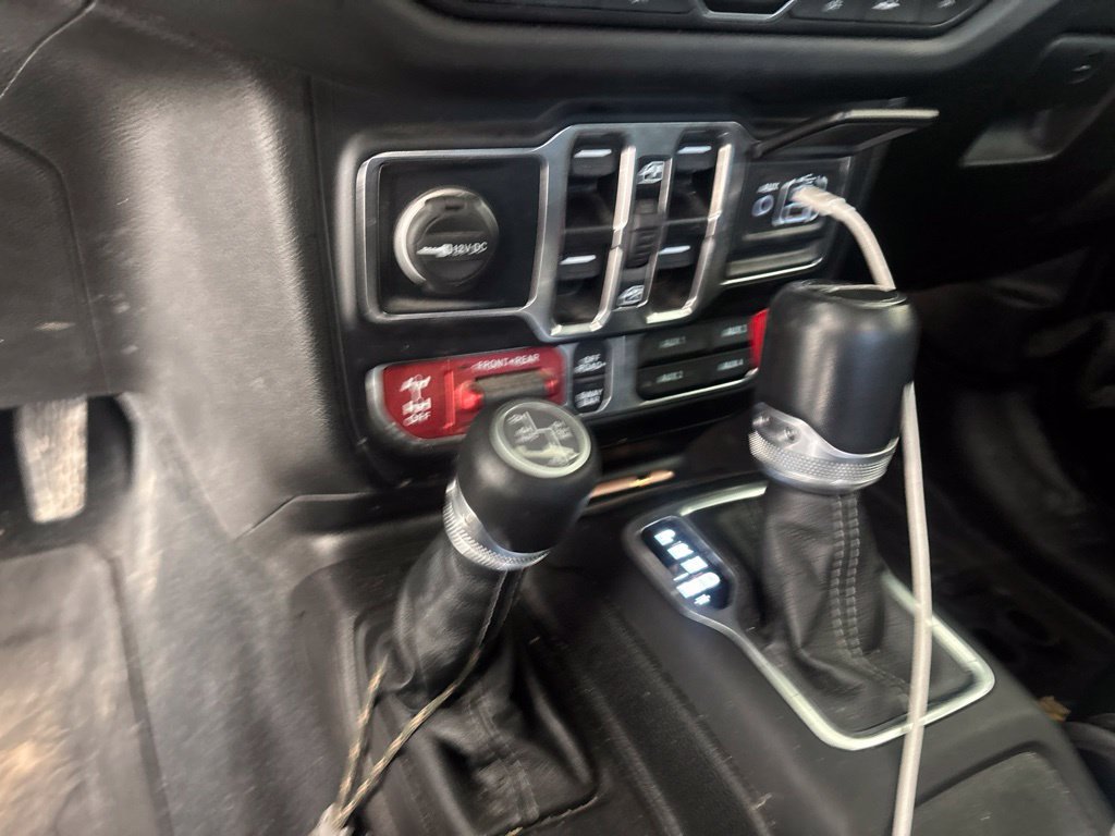Used 2024 Jeep Gladiator Rubicon AWD/4WD image 14