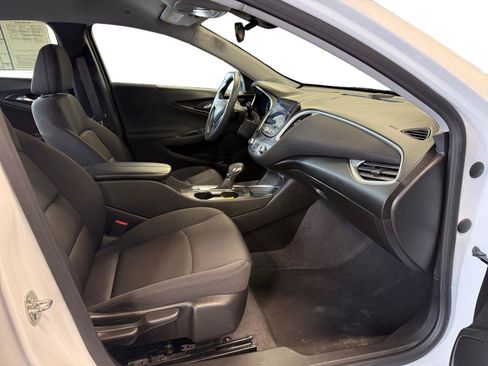 Used 2023 Chevrolet Malibu LT FWD image 17