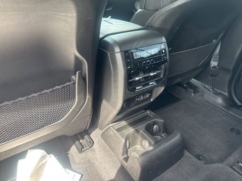 Used 2022 Jeep Grand Cherokee L Limited AWD/4WD image 21
