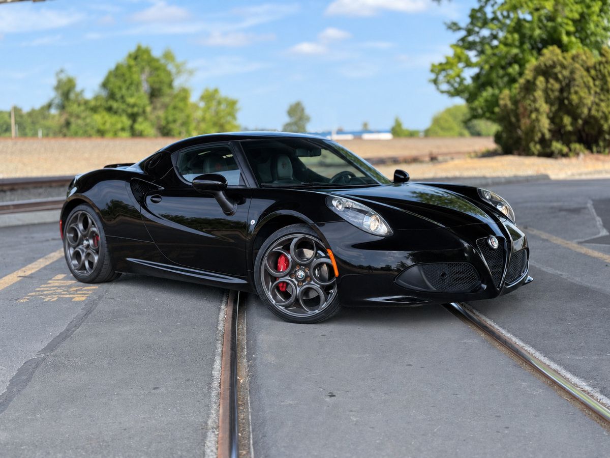 Used 2018 Alfa Romeo 4C Coupe w/ Convenience Group - Coupe RWD image 22