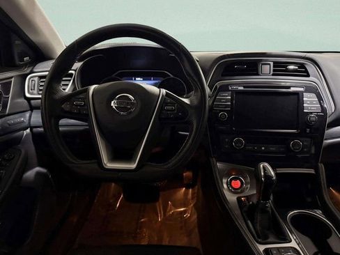 Used 2019 Nissan Maxima Platinum image 12