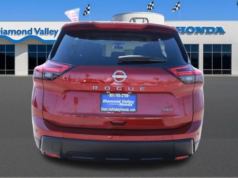 Used 2025 Nissan Rogue SV image 5