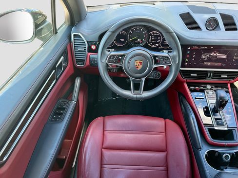 Used 2023 Porsche Cayenne image 23