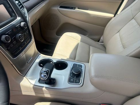 Used 2014 Jeep Grand Cherokee Limited w/ Trailer Tow Group IV AWD/4WD image 21