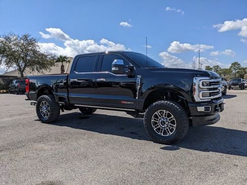 Used 2024 Ford F250 Limited w/ FX4 Off-Road Package image 2