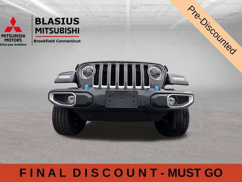 Used 2023 Jeep Wrangler Unlimited Sahara w/ Cold Weather Group AWD/4WD image 40