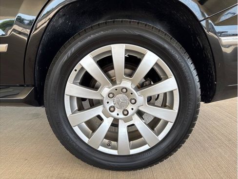 Used 2010 Mercedes-Benz GLK 350 4MATIC image 25