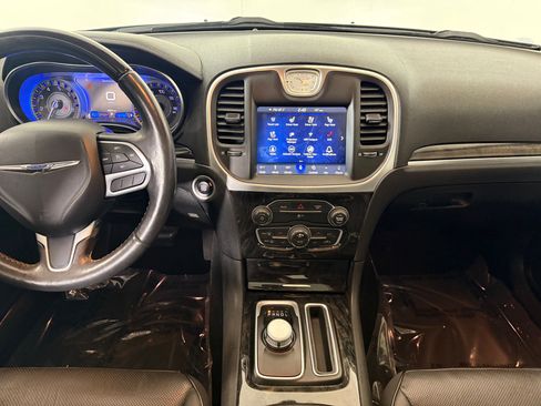 Used 2019 Chrysler 300 Limited image 29