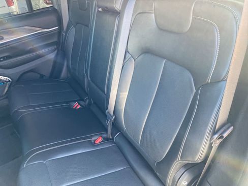 Used 2023 Jeep Grand Cherokee Overland w/ Luxury Tech Group IV AWD/4WD image 14