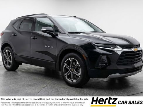 Used 2025 Chevrolet Blazer LT image 1