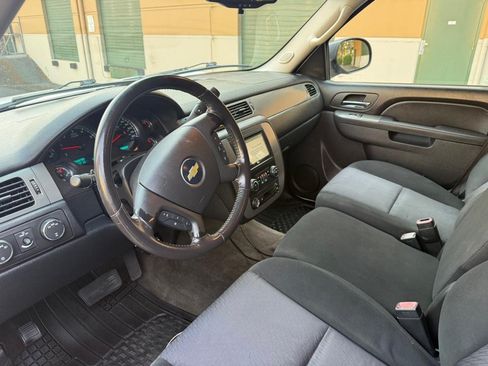 Used 2010 Chevrolet Avalanche LS AWD/4WD image 9