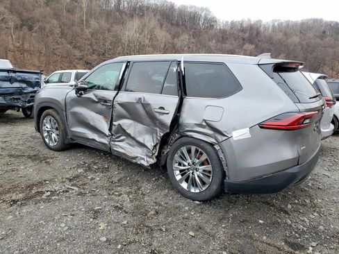 Used 2025 Toyota Grand Highlander AWD image 3