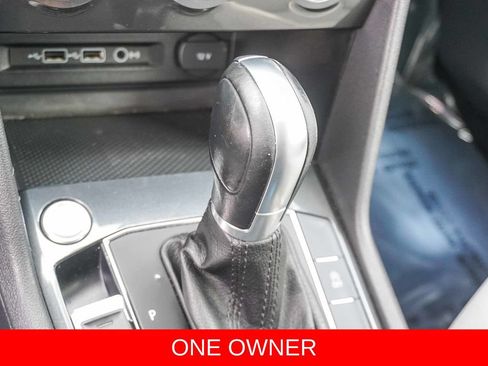 Used 2019 Volkswagen Tiguan SE w/ Panoramic Sunroof Package FWD image 22