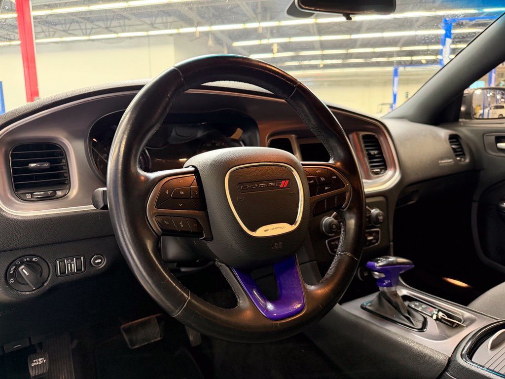 Used 2019 Dodge Charger SXT w/ Blacktop Package RWD image 15