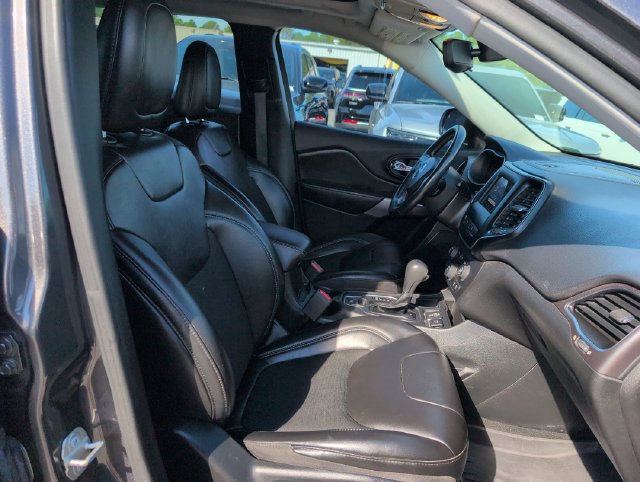 Certified 2021 Jeep Cherokee Latitude Plus w/ Sun & Sound Group FWD image 30