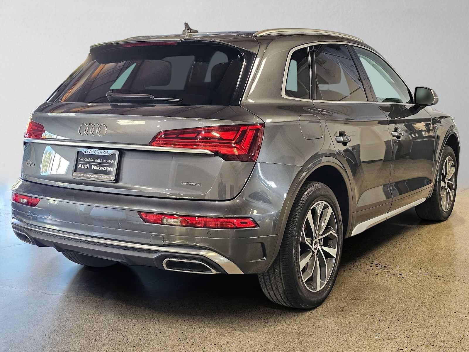 Used 2023 Audi Q5 2.0T Premium Plus w/ Premium Plus Package AWD/4WD image 3