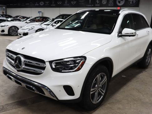 Used 2022 Mercedes-Benz GLC 300 image 1