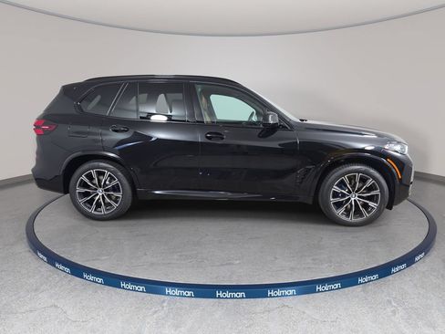 New 2026 BMW X5 xDrive40i w/ M Sport Package AWD/4WD image 4