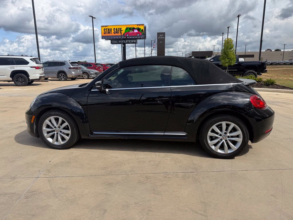 Used 2014 Volkswagen Beetle TDI FWD image 2