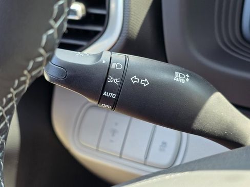 New 2025 Hyundai Venue SEL image 34