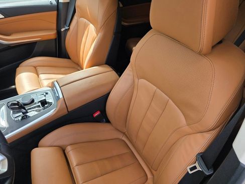Certified 2022 BMW X7 xDrive40i w/ Premium Package AWD/4WD image 11