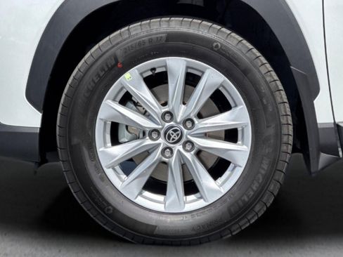 New 2026 Toyota Corolla Cross LE FWD image 32