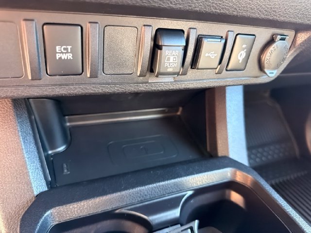 Used 2023 Toyota Tacoma TRD Sport AWD/4WD image 25