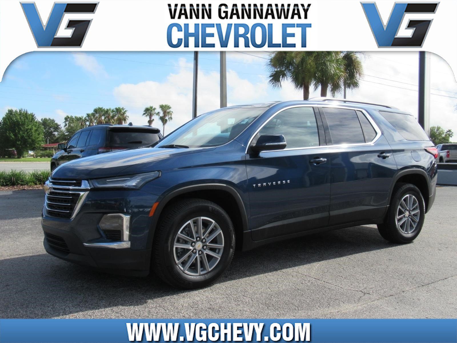 Used 2022 Chevrolet Traverse LT FWD image 1
