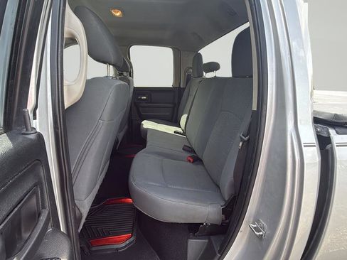 Used 2017 RAM 1500 Express AWD/4WD image 33