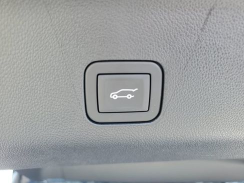 Used 2026 GMC Yukon Denali w/ Denali Reserve Package AWD/4WD image 34