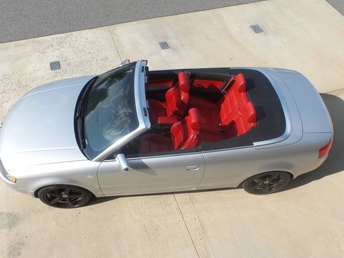 Used 2005 Audi S4 Cabriolet image 1
