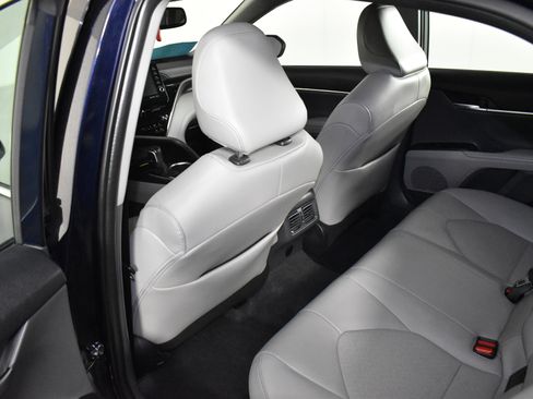 Used 2022 Toyota Camry XLE image 49