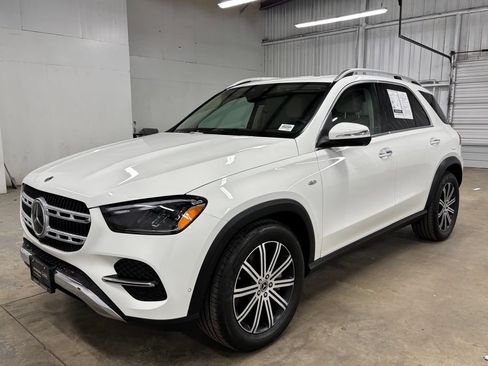 Certified 2025 Mercedes-Benz GLE 450e 4MATIC image 4