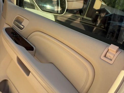 Used 2007 Cadillac Escalade AWD w/ Information Package image 19