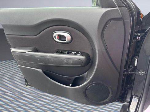 Used 2016 Kia Soul FWD image 19