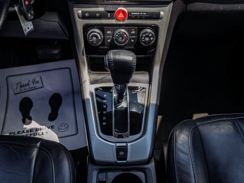 Used 2013 Chevrolet Captiva Sport LTZ FWD image 17
