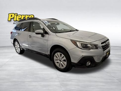 Used 2019 Subaru Outback 2.5i Premium AWD/4WD image 6